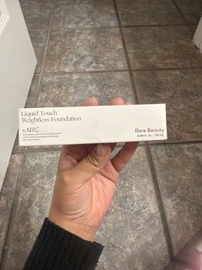 Rare Beauty Liquid Touch Weightless Foundation - 120C